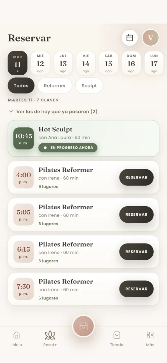 Real bookings screen of the app: the day's schedule with live availability by discipline